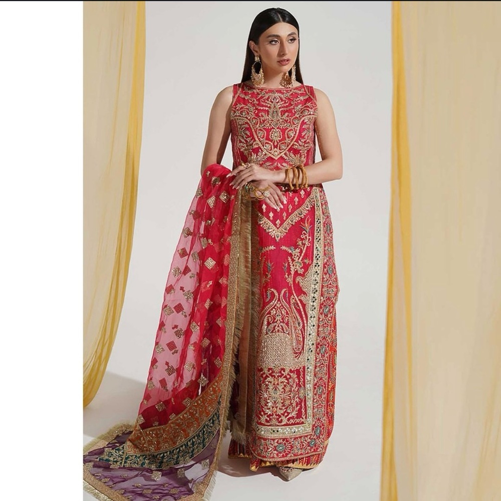 Wedding dress red/ gold